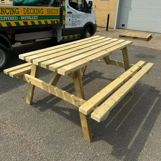 Picnic bench